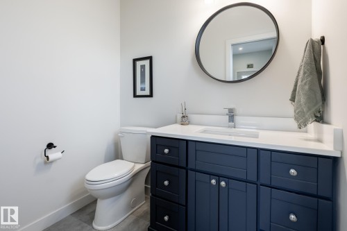 10923 130 Street, Edmonton, AB - Indoor Photo Showing Bathroom