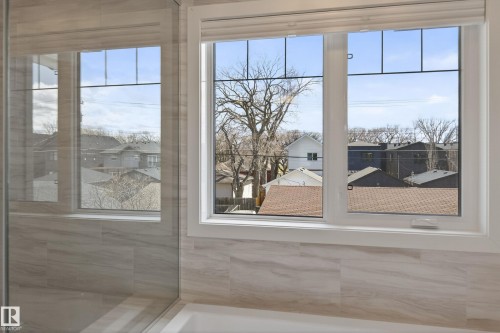 10923 130 Street, Edmonton, AB - Indoor Photo Showing Other Room