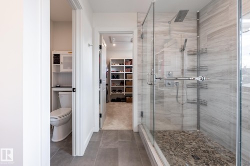 10923 130 Street, Edmonton, AB - Indoor Photo Showing Bathroom