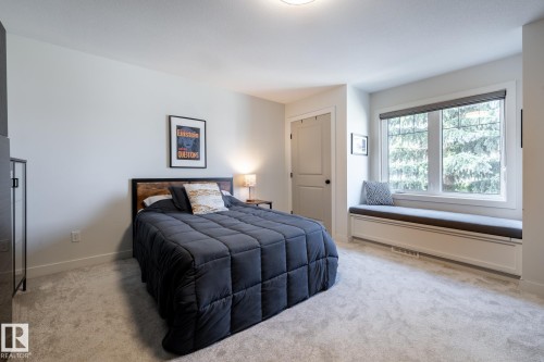 10923 130 Street, Edmonton, AB - Indoor Photo Showing Bedroom