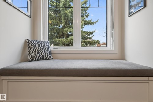 10923 130 Street, Edmonton, AB - Indoor