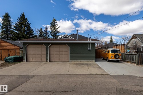 10923 130 Street, Edmonton, AB - Outdoor