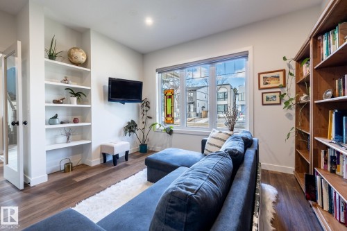 10923 130 Street, Edmonton, AB - Indoor