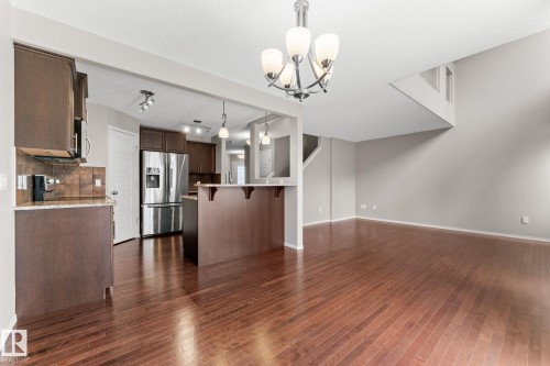 516 Fairway Terrace, Stony Plain, AB - Indoor Photo Showing Kitchen
