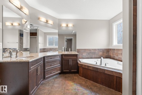 516 Fairway Terrace, Stony Plain, AB - Indoor Photo Showing Bathroom