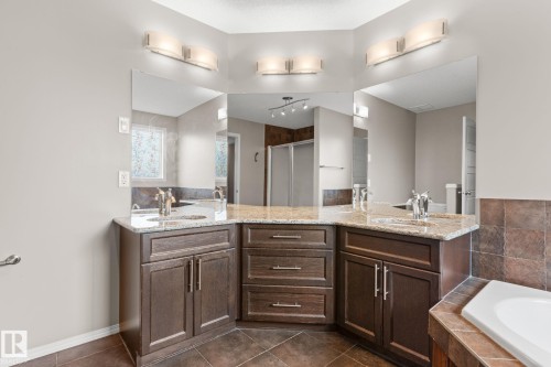 516 Fairway Terrace, Stony Plain, AB - Indoor Photo Showing Bathroom