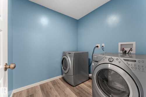 516 Fairway Terrace, Stony Plain, AB - Indoor Photo Showing Laundry Room