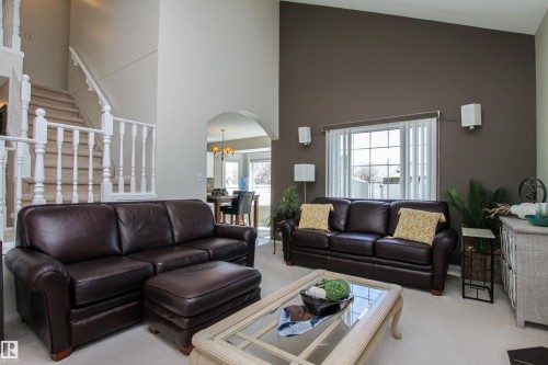 1403 Jefferys Crescent, Edmonton, AB - Indoor Photo Showing Living Room