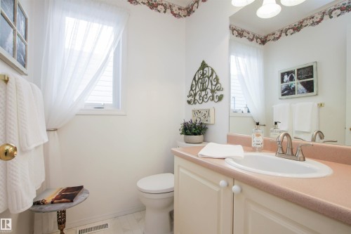 1403 Jefferys Crescent, Edmonton, AB - Indoor Photo Showing Bathroom