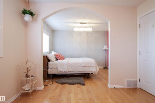 1403 Jefferys Crescent, Edmonton, AB - Indoor Photo Showing Bedroom