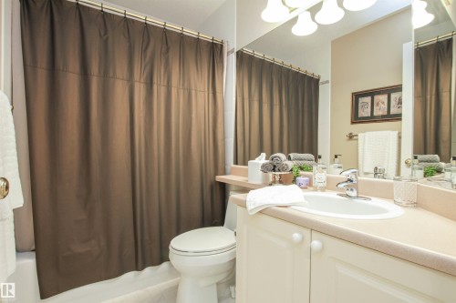 1403 Jefferys Crescent, Edmonton, AB - Indoor Photo Showing Bathroom