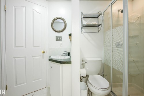 1403 Jefferys Crescent, Edmonton, AB - Indoor Photo Showing Bathroom