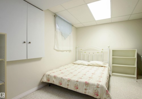 1403 Jefferys Crescent, Edmonton, AB - Indoor Photo Showing Bedroom