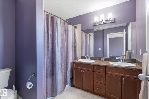 18 Halladay Boulevard, Spruce Grove, AB - Indoor Photo Showing Bathroom
