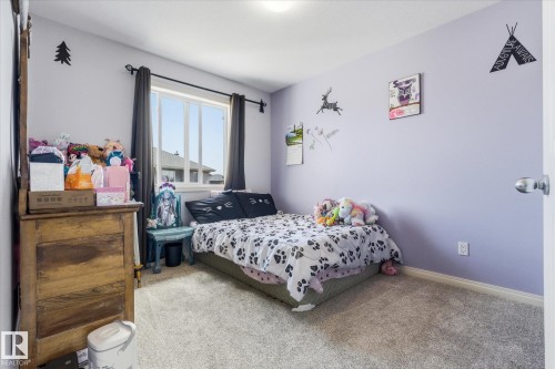 18 Halladay Boulevard, Spruce Grove, AB - Indoor Photo Showing Bedroom