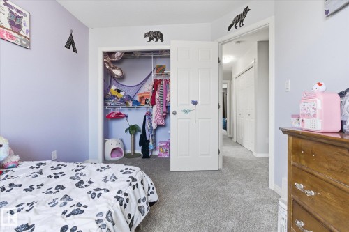 18 Halladay Boulevard, Spruce Grove, AB - Indoor Photo Showing Bedroom