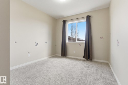 18 Halladay Boulevard, Spruce Grove, AB - Indoor Photo Showing Other Room
