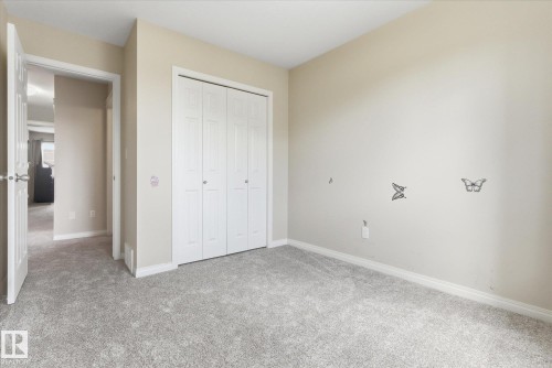 18 Halladay Boulevard, Spruce Grove, AB - Indoor Photo Showing Other Room