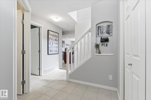 18 Halladay Boulevard, Spruce Grove, AB - Indoor Photo Showing Other Room