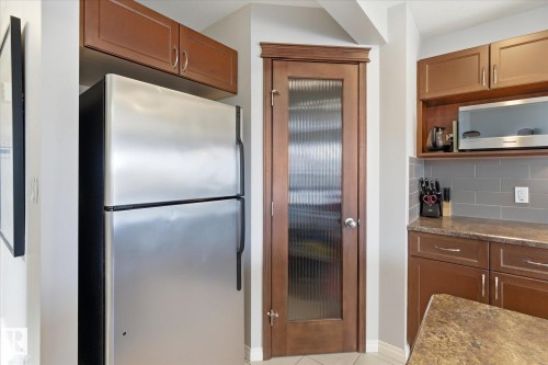 18 Halladay Boulevard, Spruce Grove, AB - Indoor Photo Showing Other Room