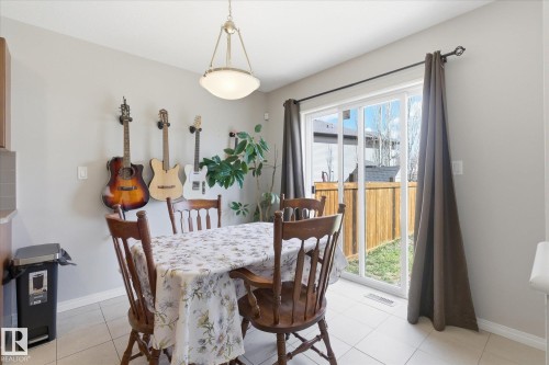 18 Halladay Boulevard, Spruce Grove, AB - Indoor Photo Showing Dining Room