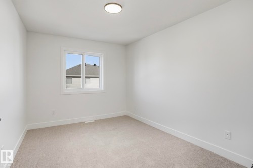 96 Spring Link, Spruce Grove, AB - Indoor Photo Showing Other Room