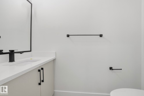 96 Spring Link, Spruce Grove, AB - Indoor Photo Showing Bathroom