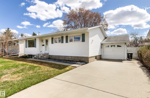White siding exterior with a single-car attached garage - 29 Bristow Crescent, Spruce Grove, AB - Outdoor