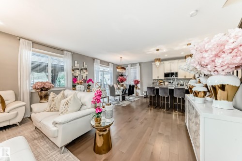 2012 200 Street, Edmonton, AB - Indoor Photo Showing Living Room