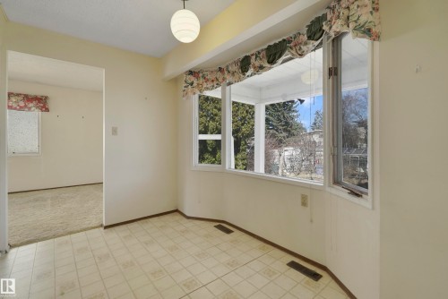 10912 40 Avenue, Edmonton, AB - Indoor Photo Showing Other Room