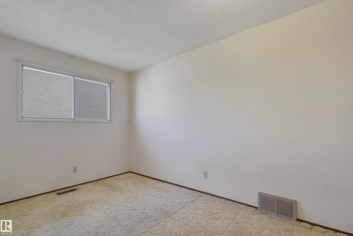 10912 40 Avenue, Edmonton, AB - Indoor Photo Showing Other Room