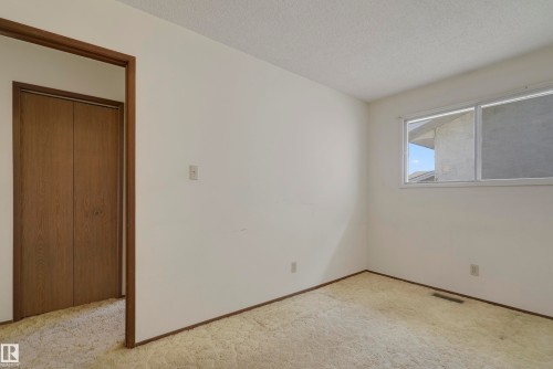 10912 40 Avenue, Edmonton, AB - Indoor Photo Showing Other Room