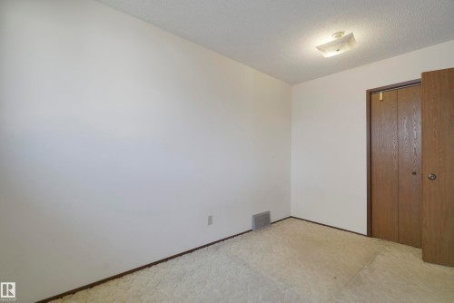 10912 40 Avenue, Edmonton, AB - Indoor Photo Showing Other Room