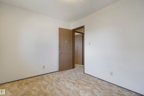 10912 40 Avenue, Edmonton, AB - Indoor Photo Showing Other Room