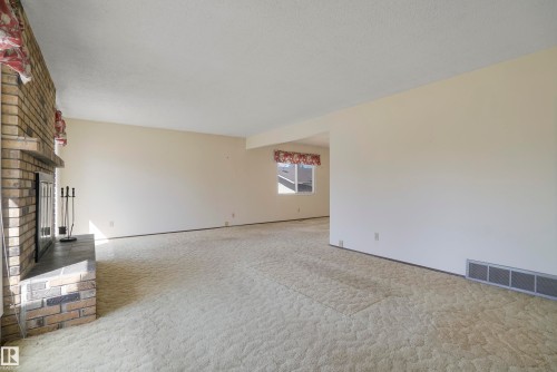 10912 40 Avenue, Edmonton, AB - Indoor Photo Showing Other Room