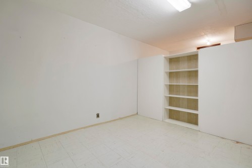 10912 40 Avenue, Edmonton, AB - Indoor Photo Showing Other Room