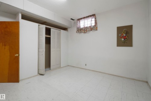 10912 40 Avenue, Edmonton, AB - Indoor Photo Showing Other Room