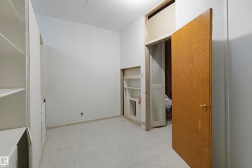 10912 40 Avenue, Edmonton, AB - Indoor Photo Showing Other Room