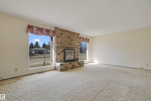 10912 40 Avenue, Edmonton, AB - Indoor With Fireplace