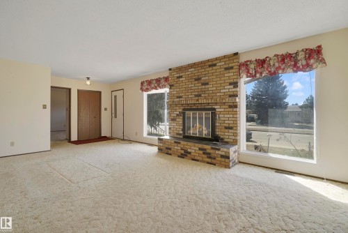 10912 40 Avenue, Edmonton, AB - Indoor With Fireplace