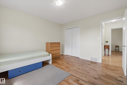 10807 6 Avenue Sw, Edmonton, AB - Indoor Photo Showing Bedroom