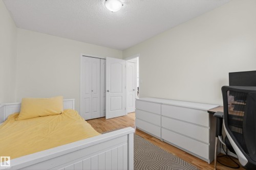 10807 6 Avenue Sw, Edmonton, AB - Indoor Photo Showing Other Room
