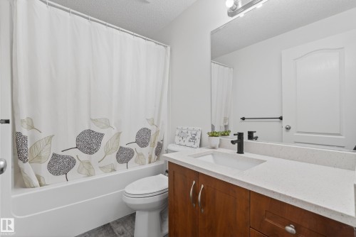 10807 6 Avenue Sw, Edmonton, AB - Indoor Photo Showing Bathroom