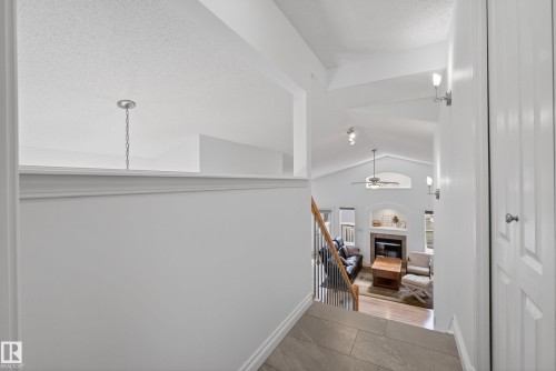 10807 6 Avenue Sw, Edmonton, AB - Indoor Photo Showing Other Room