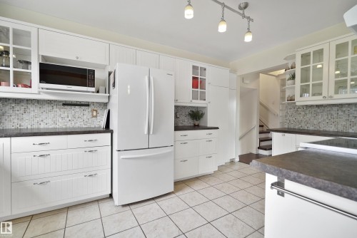 9808 187 Street, Edmonton, AB - Indoor Photo Showing Kitchen