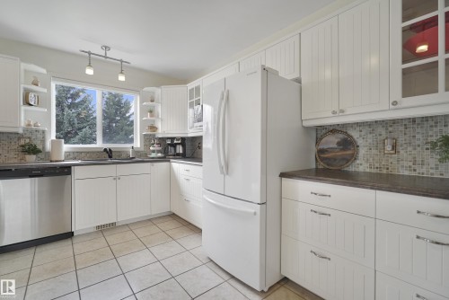 9808 187 Street, Edmonton, AB - Indoor Photo Showing Kitchen
