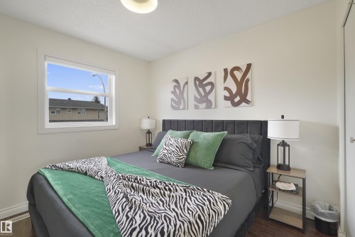 9808 187 Street, Edmonton, AB - Indoor Photo Showing Bedroom