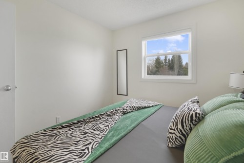 9808 187 Street, Edmonton, AB - Indoor Photo Showing Bedroom
