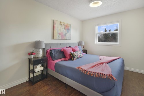 9808 187 Street, Edmonton, AB - Indoor Photo Showing Bedroom