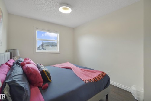 9808 187 Street, Edmonton, AB - Indoor Photo Showing Bedroom